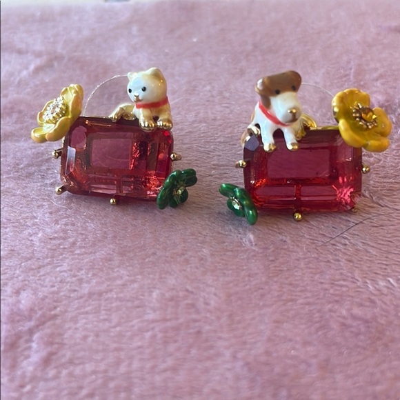 LES NEREIDES charming Dog and Flower Earrings with Pink Gem - Picture 1 of 8